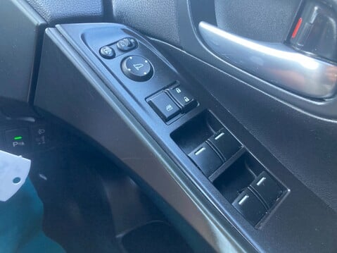 Honda Civic I-VTEC SE PLUS NAVI 41