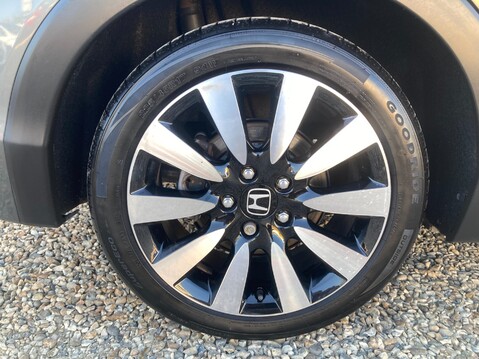 Honda Civic I-VTEC SE PLUS NAVI 19
