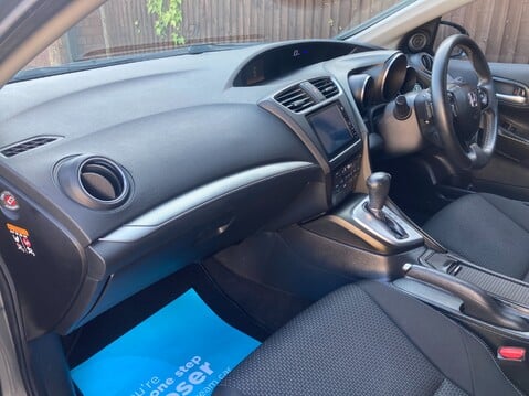 Honda Civic I-VTEC SE PLUS NAVI 27