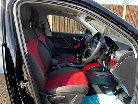 Audi Q2 TFSI SPORT 21