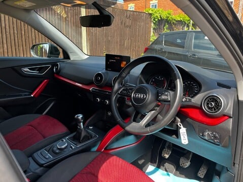 Audi Q2 TFSI SPORT 22
