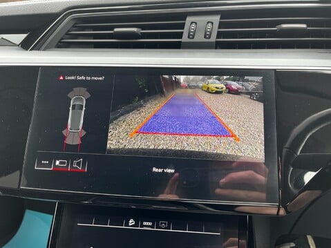 Audi E-Tron QUATTRO TECHNIK 33