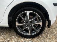 Toyota Yaris HYBRID TREND 15