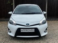 Toyota Yaris HYBRID TREND 3