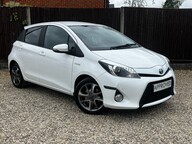 Toyota Yaris HYBRID TREND 2