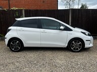 Toyota Yaris HYBRID TREND 6