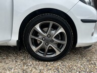 Toyota Yaris HYBRID TREND 17
