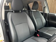 Toyota Yaris HYBRID TREND 23