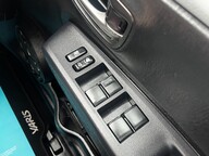 Toyota Yaris HYBRID TREND 37