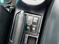 Toyota Yaris HYBRID TREND 36