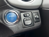Toyota Yaris HYBRID TREND 43