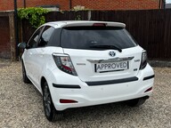 Toyota Yaris HYBRID TREND 13