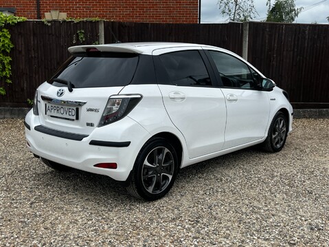 Toyota Yaris HYBRID TREND 7