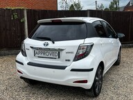 Toyota Yaris HYBRID TREND 12