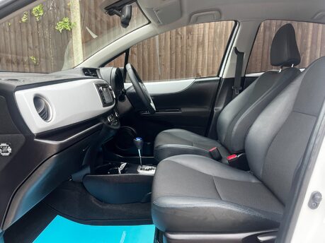 Toyota Yaris HYBRID TREND