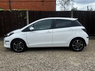 Toyota Yaris HYBRID TREND 5