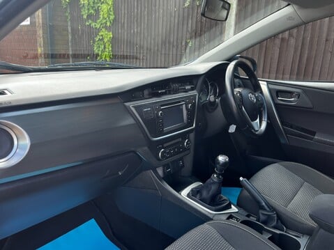 Toyota Auris ICON DUAL VVT-I 19