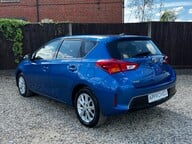 Toyota Auris ICON DUAL VVT-I 9