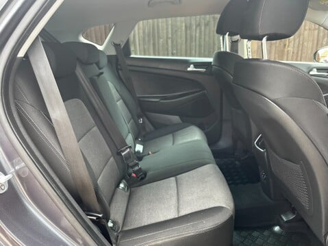 Hyundai TUCSON CRDI SE NAV 27