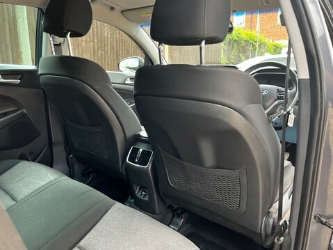 Hyundai TUCSON CRDI SE NAV 28