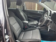 Hyundai TUCSON CRDI SE NAV 21