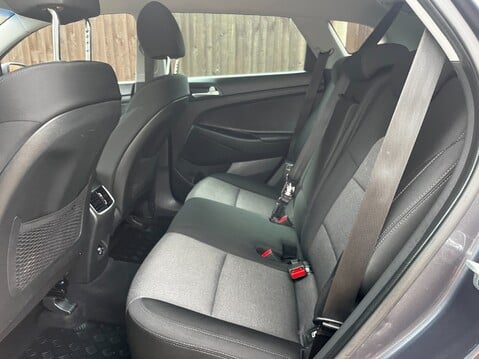 Hyundai TUCSON CRDI SE NAV 24