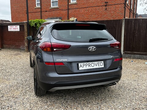 Hyundai TUCSON CRDI SE NAV 13