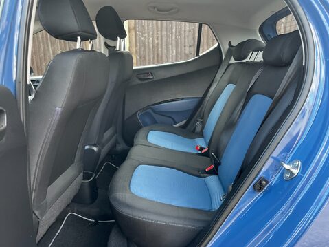 Hyundai i10 SE 24