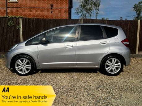 Honda Jazz I-VTEC ES PLUS