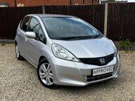 Honda Jazz I-VTEC ES PLUS 10