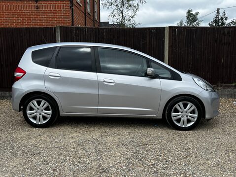 Honda Jazz I-VTEC ES PLUS 6