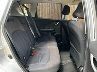 Honda Jazz I-VTEC ES PLUS 24