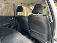 Honda Jazz I-VTEC ES PLUS 25
