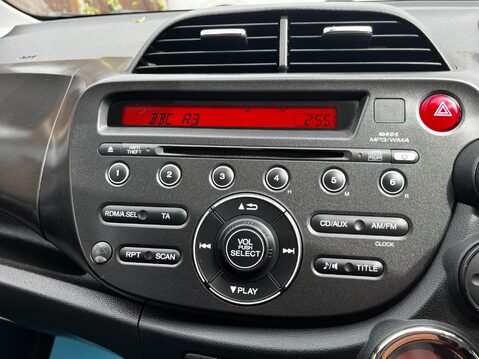 Honda Jazz I-VTEC ES PLUS 31