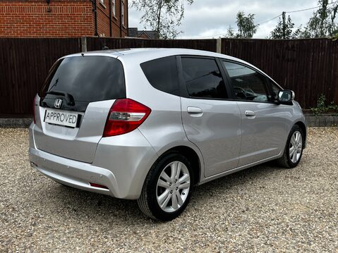 Honda Jazz I-VTEC ES PLUS 7