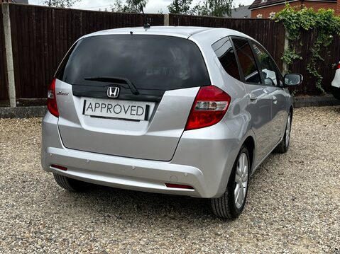 Honda Jazz I-VTEC ES PLUS 12