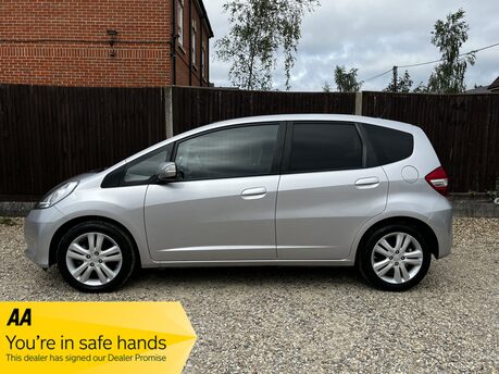 Honda Jazz I-VTEC ES PLUS