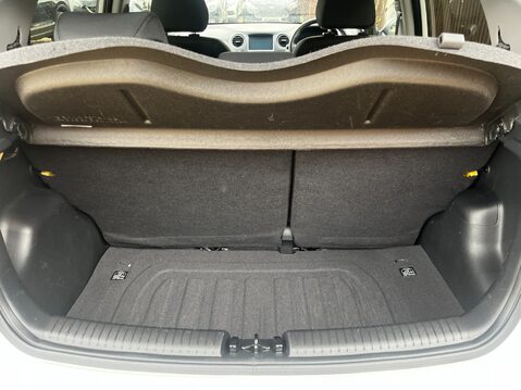 Hyundai i10 PREMIUM 31
