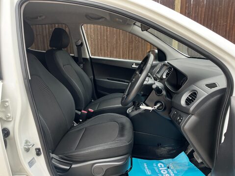 Hyundai i10 PREMIUM 22