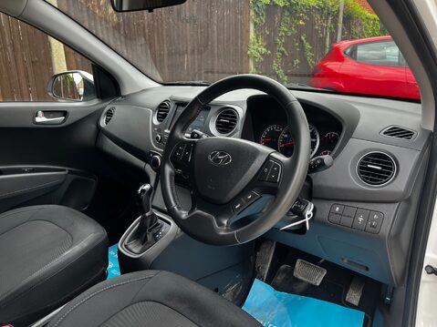 Hyundai i10 PREMIUM 23