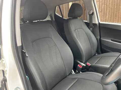 Hyundai i10 PREMIUM 24