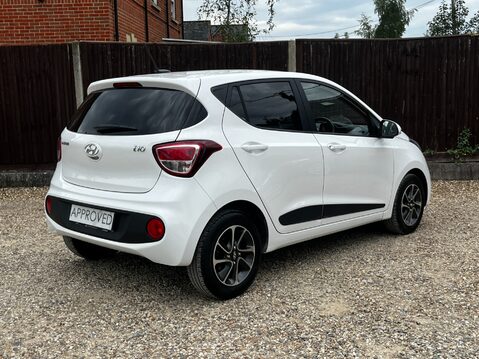 Hyundai i10 PREMIUM 8