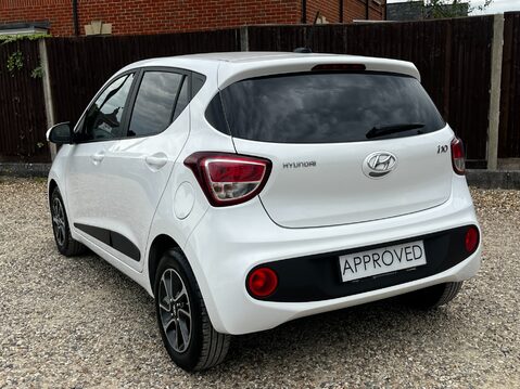 Hyundai i10 PREMIUM 14