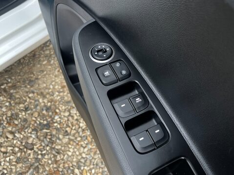 Hyundai i10 PREMIUM 37