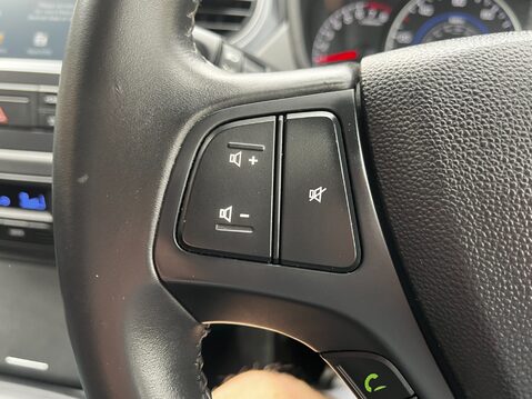 Hyundai i10 PREMIUM 40