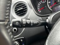 Hyundai i10 PREMIUM 44