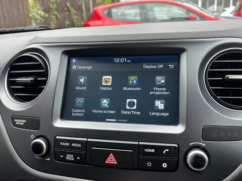 Hyundai i10 PREMIUM 36