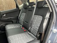 Kia Venga 4 27