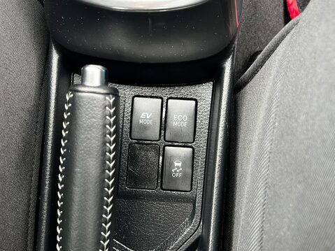 Toyota Yaris VVT-I ICON M-DRIVE S TSS 40
