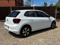 Volkswagen Polo SE TSI 7